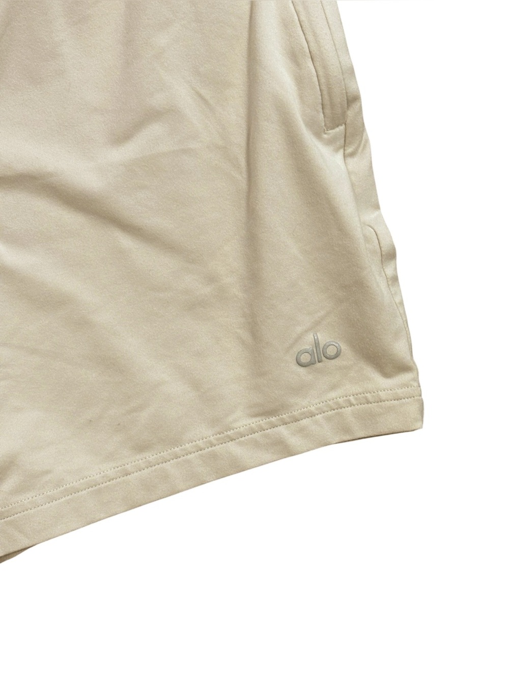 Alo Yoga 7” Conquer React Performance Shorts Bone Men’s Small Activewear - Picture 3 of 6